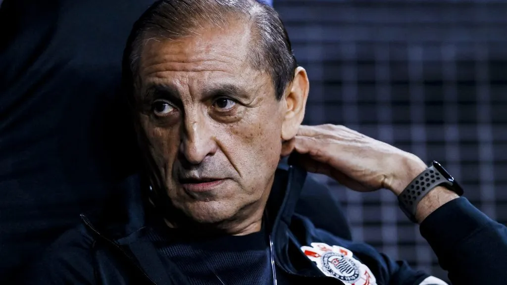 Timão pode demitir Ramón - Foto: Marco Miatelo/AGIF.