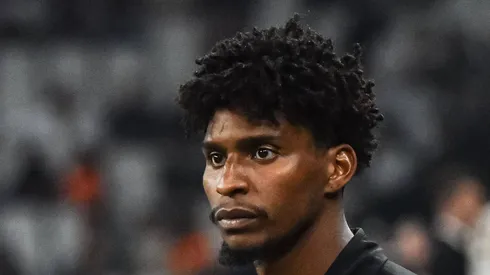 Hugo Souza durante partida na Neo Química Arena.