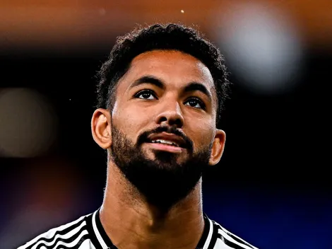 Douglas Luiz vive incerteza na Juventus-ITA e vascaínos se atiçam