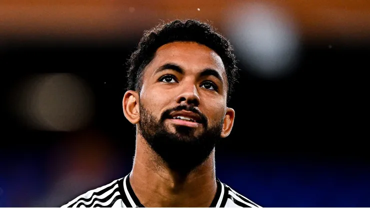 Douglas Luiz durante jogo diante do Genoa, na Serie A. Foto: Simone Arveda/Getty Images