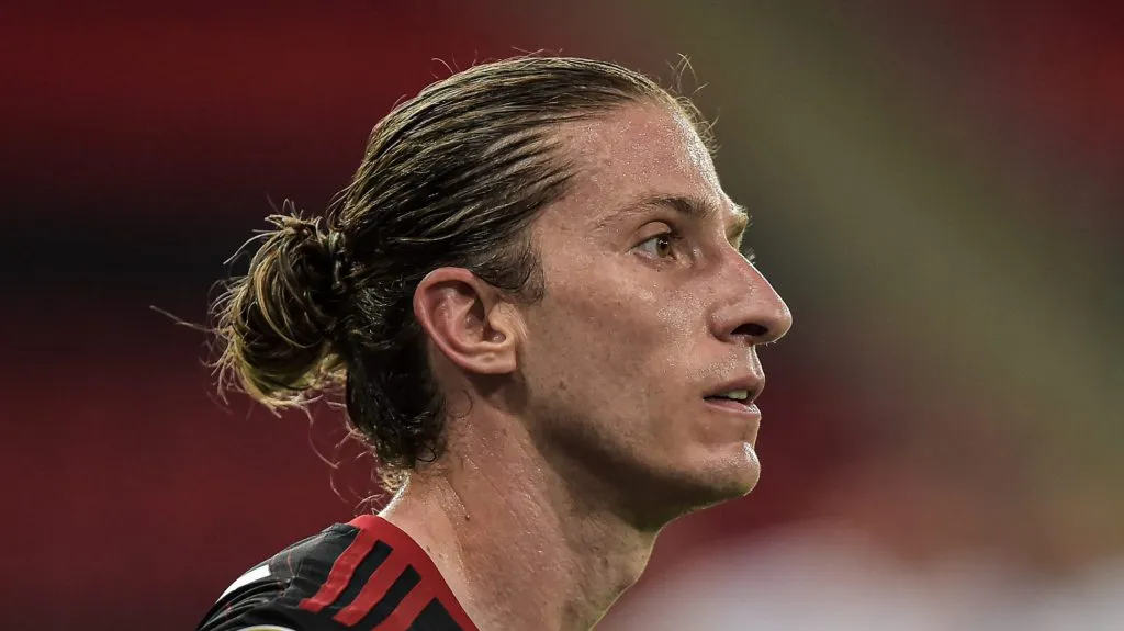 Filipe Luís enfrenta seu primeiro clássico no comando do time principal do Flamengo. Foto: Thiago Ribeiro/AGIF