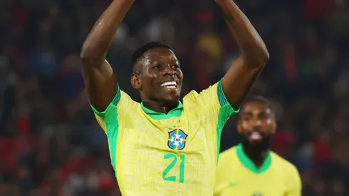 Luiz Henrique, do Botafogo, marca gol pela Seleção Brasileira. Foto: Marcelo Hernandez/Getty Images
