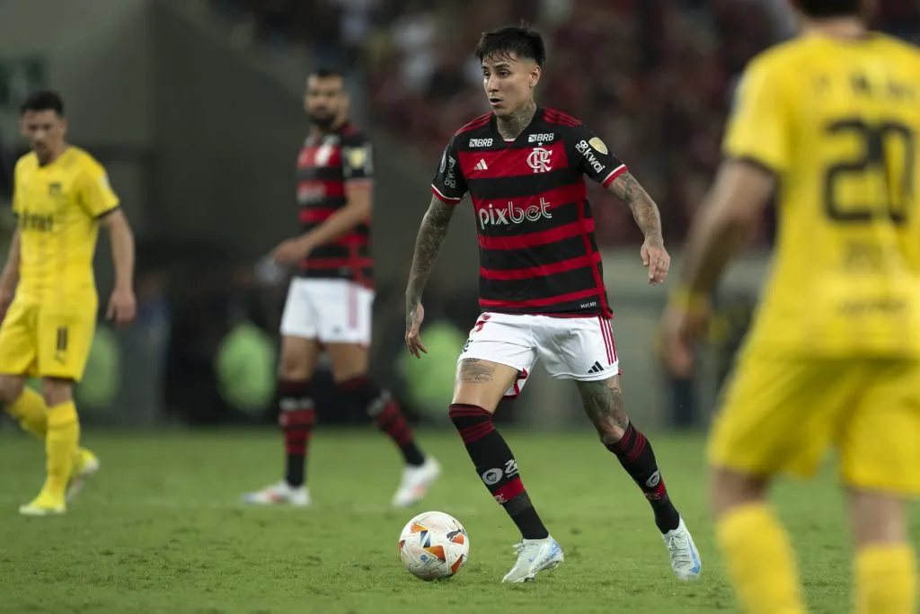 Pulgar joga por 84 minutos na derrota do Chile por 4 a 0 para a Colômbia. Foto: Jorge Rodrigues/AGIF