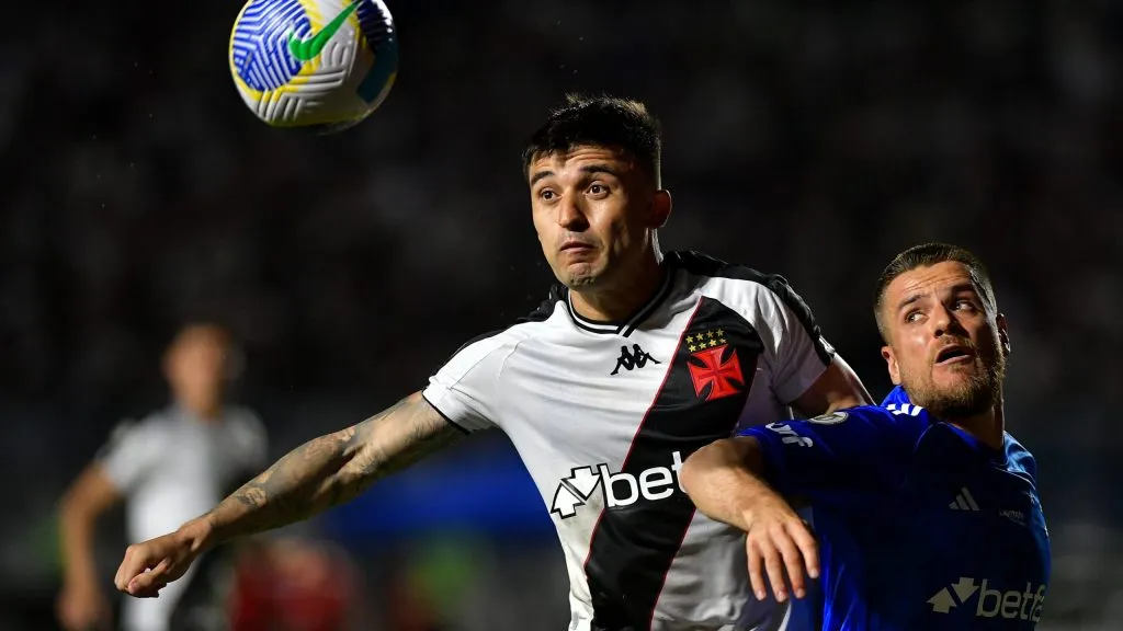 Victor Luis teve um edema na coxa - Foto: Thiago Ribeiro/AGIF.