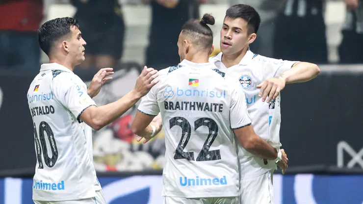 Grêmio inicia treinos para o Grenal com retornos importantes