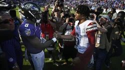 Lamar Jackson faz revelação surpreendente sobre Jayden Daniels dos Commanders. Foto: Kenneth K. Lam