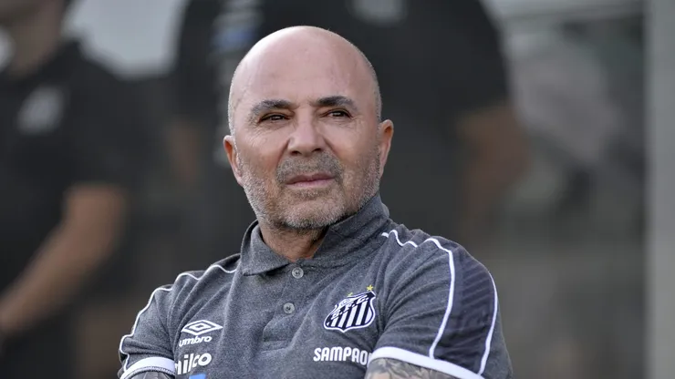 Jorge Sampaoli, ex-técnico do Santos, durante partida contra o Sao Paulo no estádio Vila Belmiro pelo campeonato Brasileiro de 2019