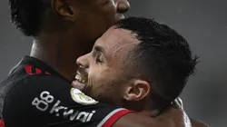 Michael comemora gol pelo Fla com Bruno Henrique.