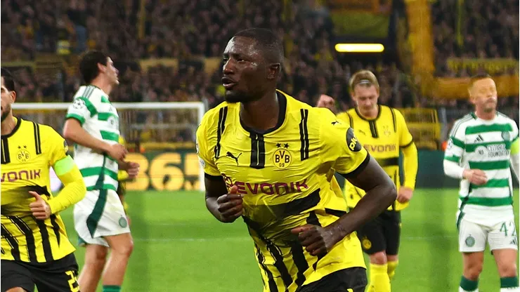 Serhou Guirassy comemora gol pelo Borussia Dortmund em partida da UEFA Champions League diante do Celtic. (Photo by Dean Mouhtaropoulos/Getty Images)