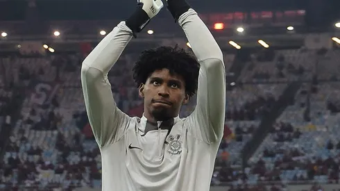 - Futuro do goleiro Hugo Souza é definido