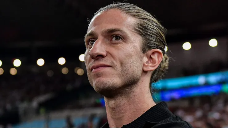 Filipe Luís durante partida entre Flamengo e Corinthians, pela semifinal da Copa do Brasil, no Maracanã.