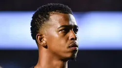 - Atacante Carlinhos não fica no Flamengo em 2025