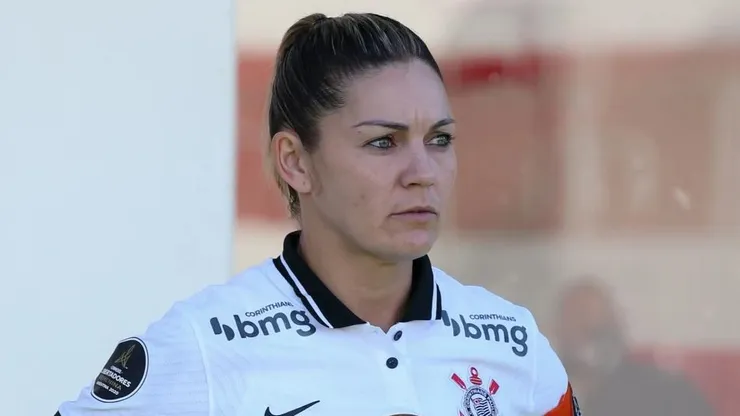 Gabi Zanotti, meia do Corinthians critica organização da Libertadores e péssimas condições do transporte da competição