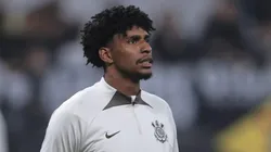Flamengo segue "travando" o futuro de Hugo Souza.