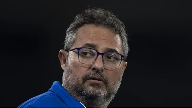Alexandre Mattos, CEO do Cruzeiro, antes de partida do Brasileirão.