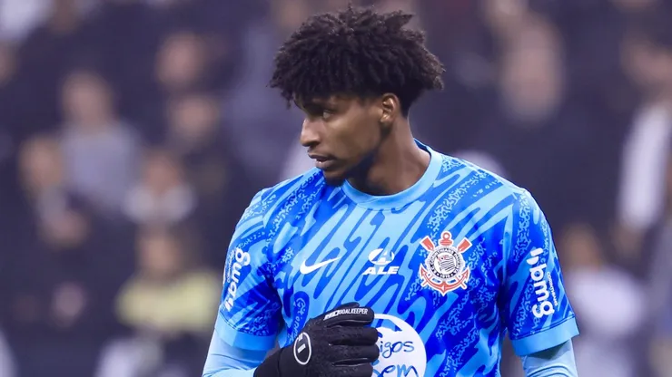 Hugo Souza tem definição sobe futuro