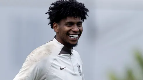 Hugo Souza durante treinamento no CT Joaquim Grava, no dia 10/10/2024. Foto: Rodrigo Coca/Ag. Corinthians