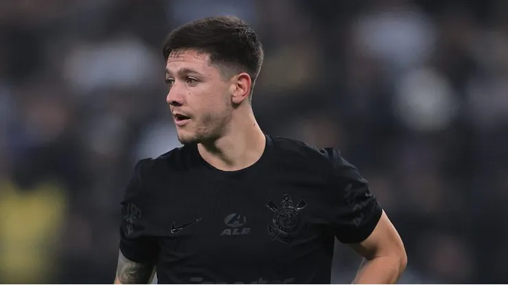 Garro é elogiado por Marcelinho Carioca