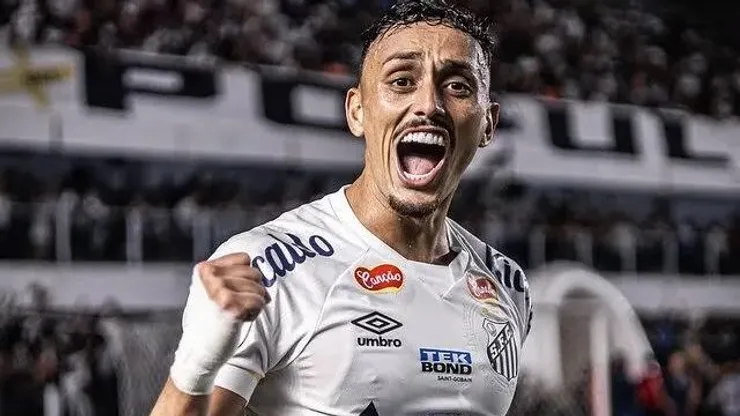 Diego Pituca, jogador do Santos durante partida diante do Mirassol celebra 200 jogos pelo clube, mas atitude imatura apaga o brilho da celebração