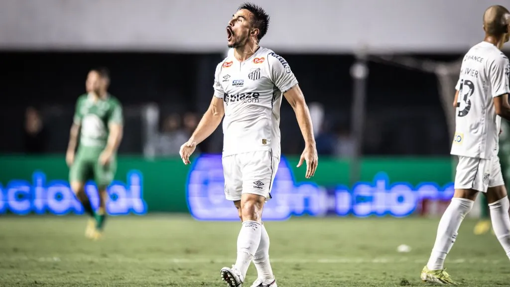 William Bigode quebra jejum e voltar a marcar em momento importante do Santos