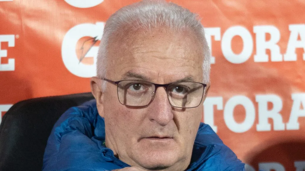 Dorival foi bastante criticado por pouco espaço a Endrick. Gil Gomes/AGIF.