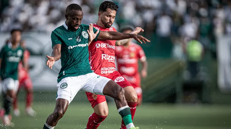Dieguinho jogador do Goiás durante partida contra o Vila Nova-GO no Estádio Serrinha pelo campeonato Copa Verde 2024. Foto: Isabela Azine/AGIF