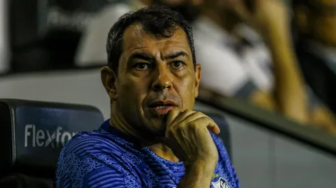 Carille durante a vitória sobre o Mirassol. Foto: Marco Miatelo/AGIF