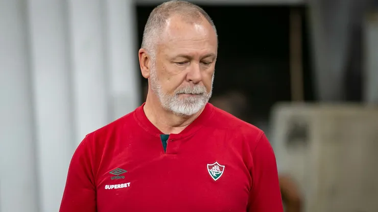 Mano Menezes não terá Kevin Serna no mês de outubro