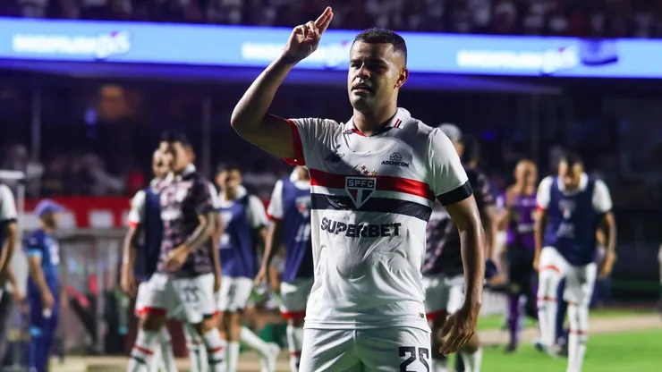 Alisson, craque do São Paulo que está se recuperando de lesão pode retornar em breve