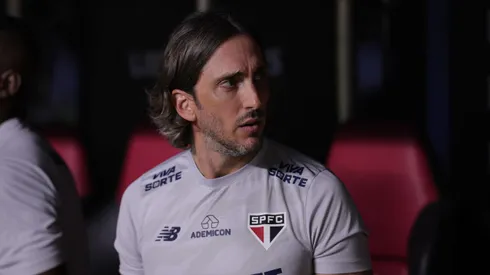 Zubeldía pediu a contratação de mais um zagueiro