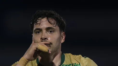 Maurício durante jogo no Brinco De Ouro pelo Brasileirão.