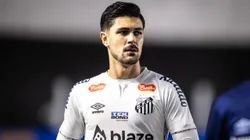Joao Basso jogador do Santos durante partida contra o Coritiba. Foto: Abner Dourado/AGIF