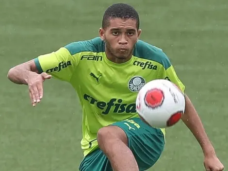 Vareta, promessa do Palmeiras, pede passagem ao titular profissional