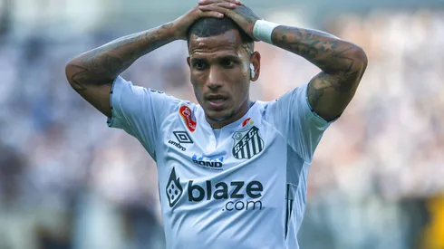 Otero é barrado no Santos por Carille em escalação