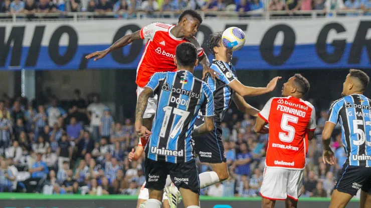 Grêmio e Inter se enfrentaram fora do RS no 1° turno. Foto: Lucas Gabriel Cardoso/AGIF.