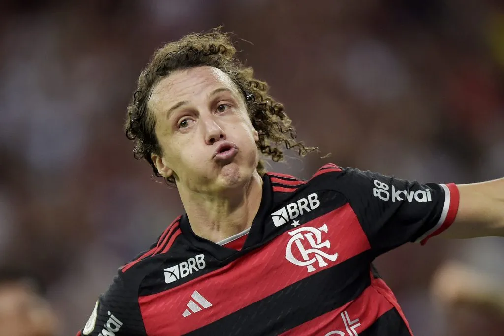 David Luiz jogador do Flamengo comemora seu gol durante partida contra o Bahia no estadio Maracana pelo campeonato Brasileiro A 2024. Foto: Alexandre Loureiro/AGIF