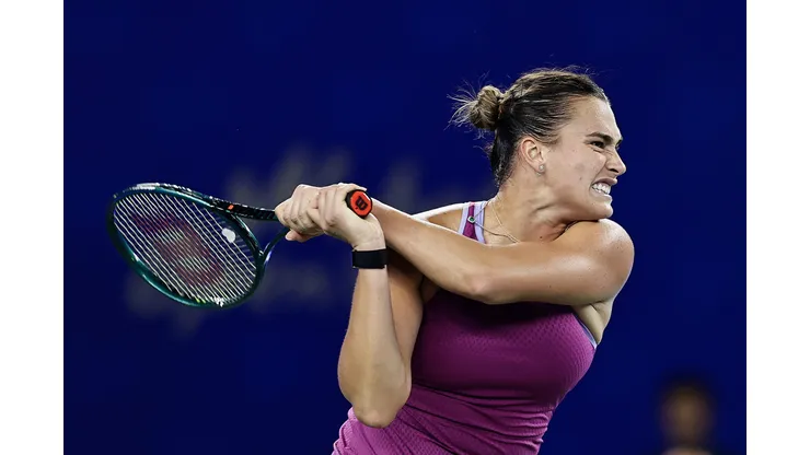 Aryna Sabalenka encara Coco Gauff na semifinal do WTA de Wuhan (Foto: Wang He/Getty Images)