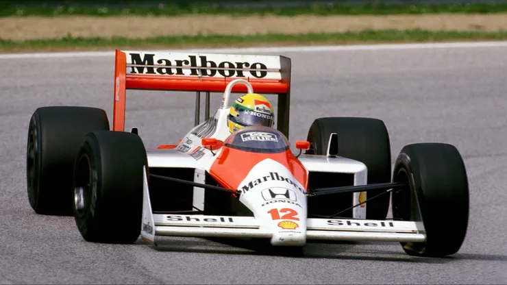 Ayrton Senna pilotando o MP4/5B no GP de San Marino (1988)