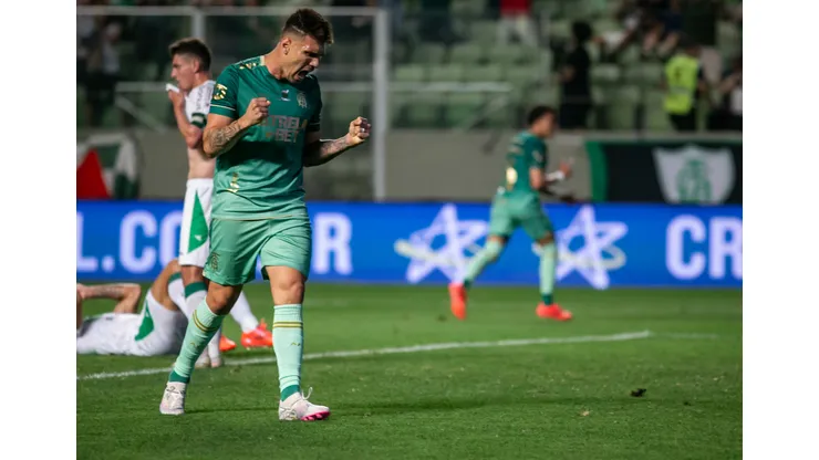 Coritiba e Amazonas duelam pela 31ª rodada.