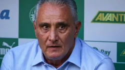 Pessoas no São Paulo apoiam chegada de Tite - Foto: Fotoarena/IMAGO.