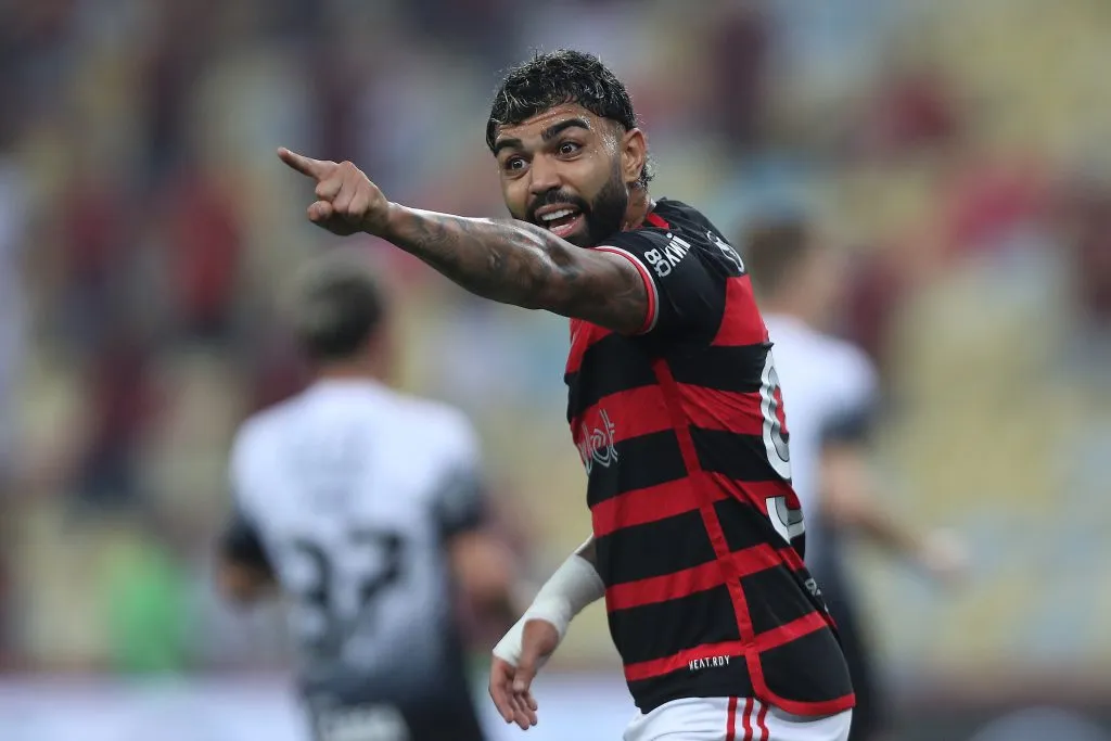 Gabigol em ação pelo Flamengo contra o Corinthians. (Foto: Wagner Meier/Getty Images)