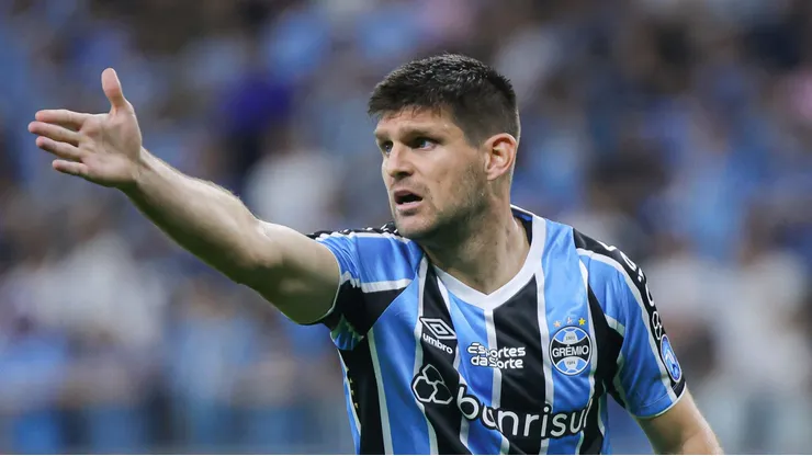 Kannemann tem situação revelada nos bastidores. Foto: Maxi Franzoi/AGIF.