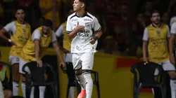 Ceará e Ponte Preta duelam pela 31ª rodada.