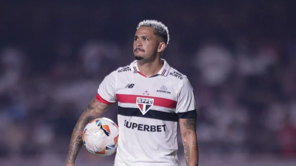 Luciano em ação na partida contra o Tricolor Paulista. Foto: Ettore Chiereguini/AGIF