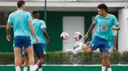 Elenco da Seleção Brasileira, durante o último treino no CT Palmeiras antes da viagem para encarar o Chile, em Santiago pelas Elimatórias da Copa