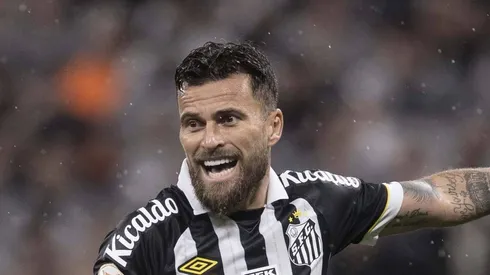 Lucas Lima durante jogo pelo SFC contra o Corinthians, em 2023.