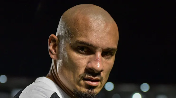 Maicon pode estar de saída do Cruz-Maltino.