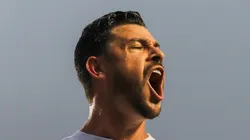 Giuliano durante jogo do Peixe na Série B.
