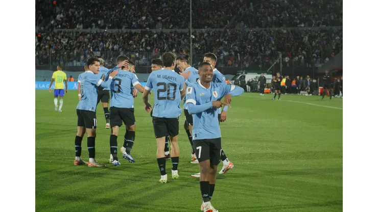 Peru e Uruguai se encaram pelas Eliminatórias da Copa do Mundo.
