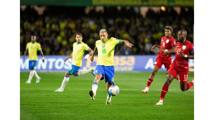 Chile encara o Brasil nas Eliminatórias da Copa do Mundo.